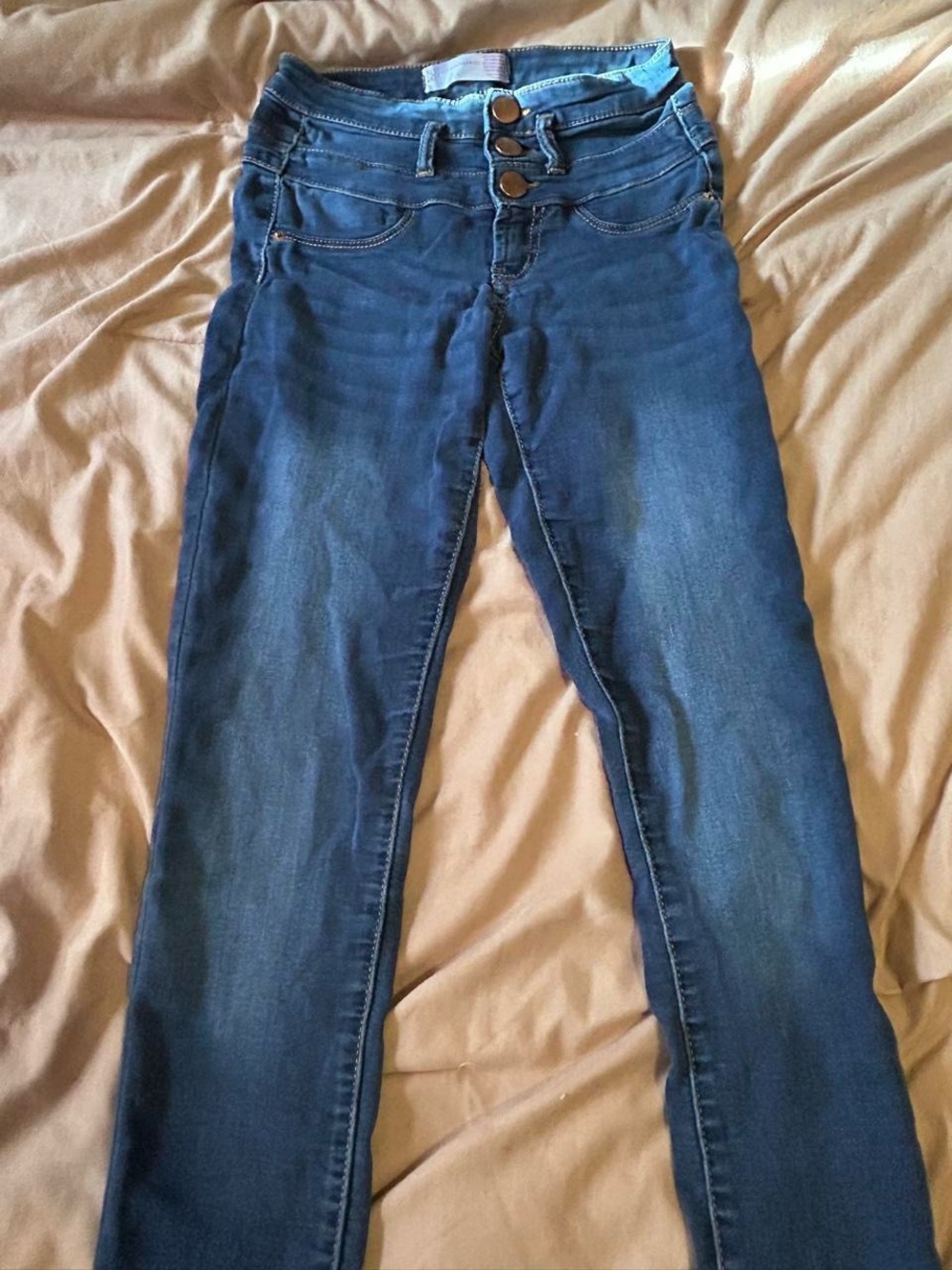 No Boundaries Women's Skinny Jeans in Blue Wash